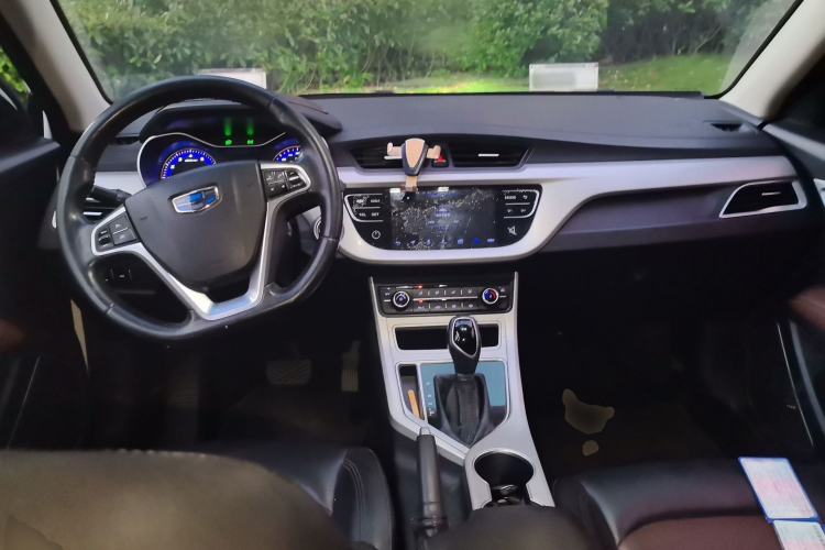 Used Geely Auto Vision 2018 1.5L Automatic Prestige Model Center Console