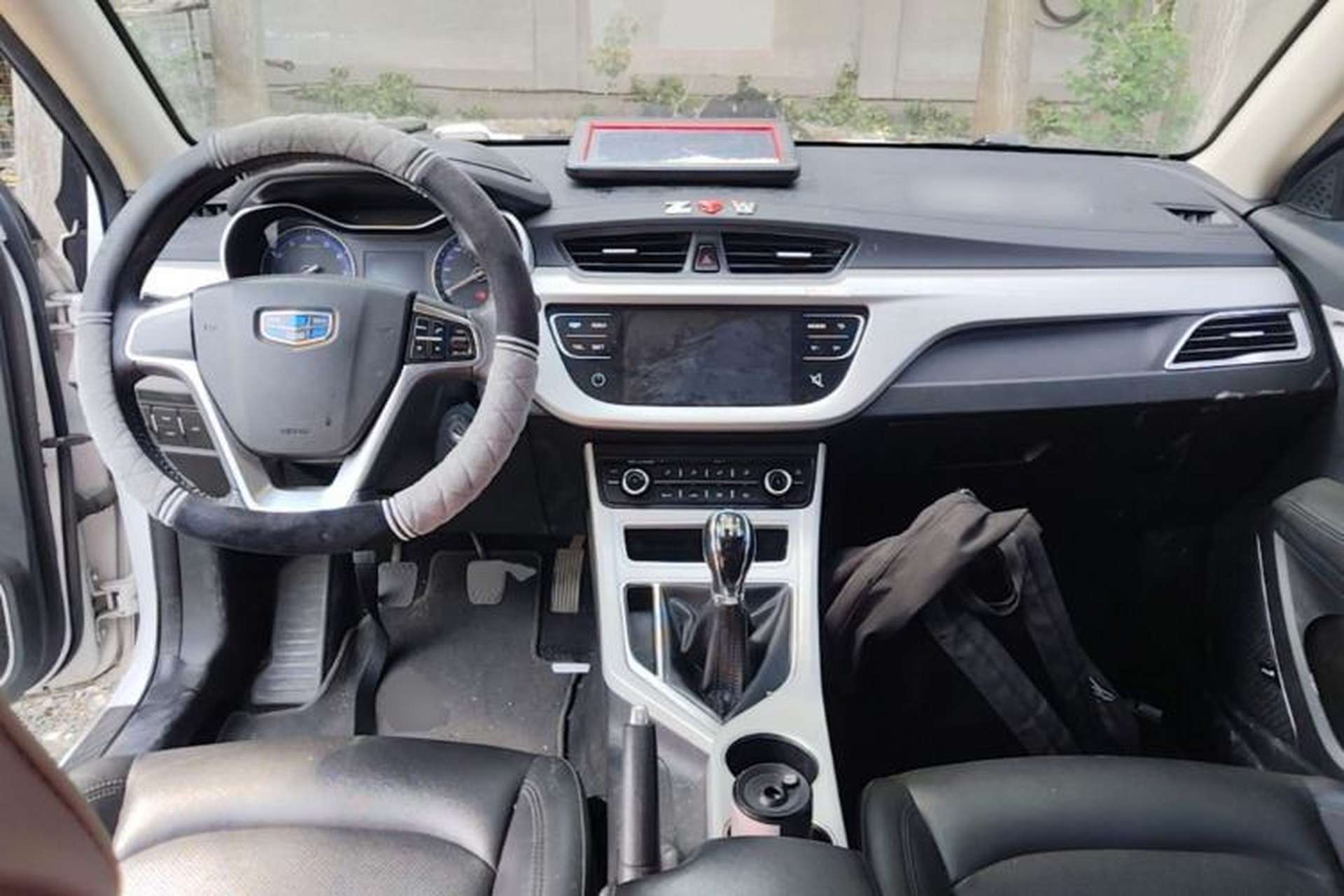 Used Geely Auto Vision 2018 1.5L Manual Happiness Edition Center Console