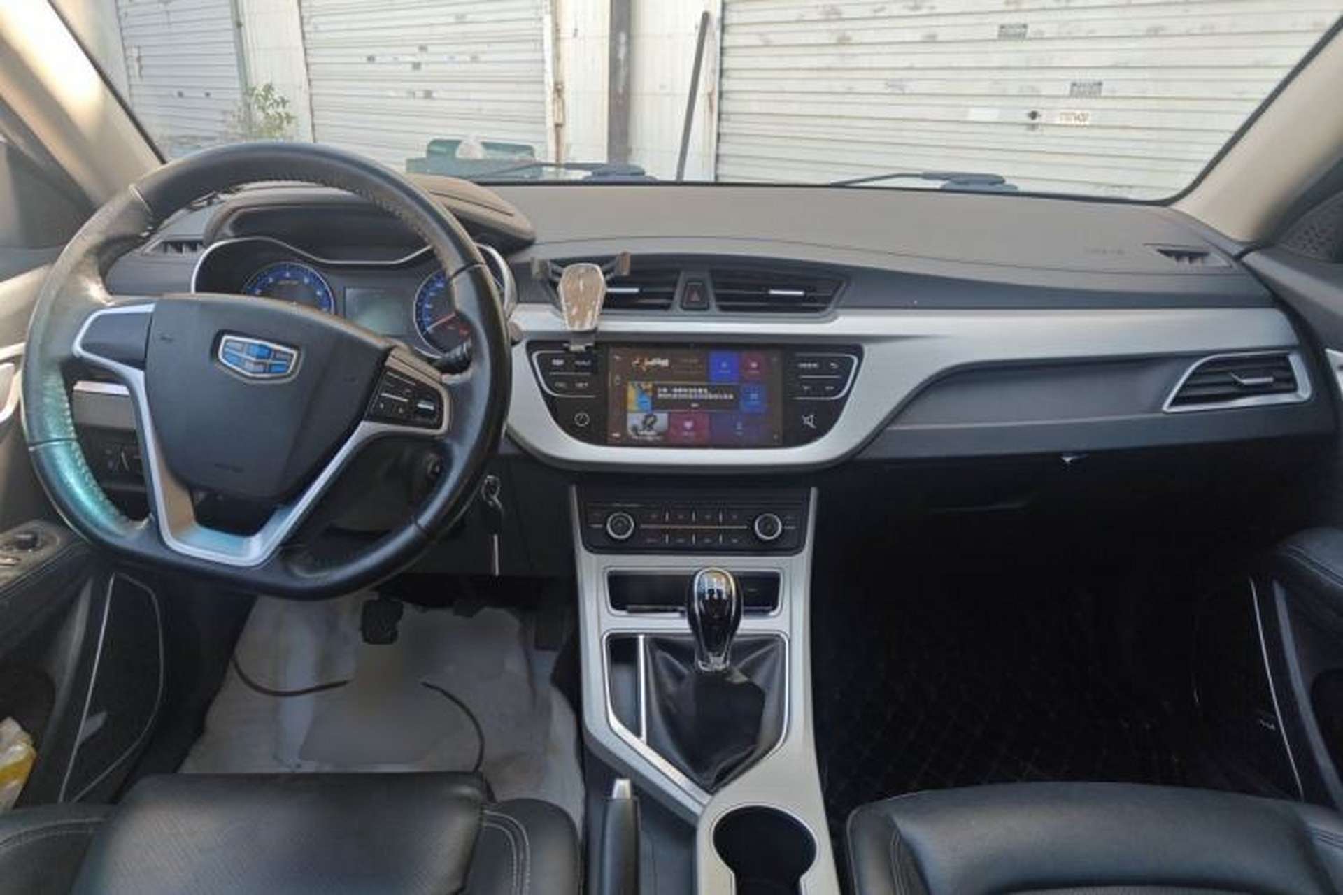 Used Geely Auto Vision 2018 1.5L Manual Happiness Edition Center Console