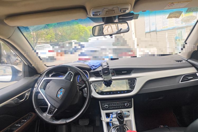Used Geely Auto Vision 2018 1.5L Automatic Happiness Edition Center Console