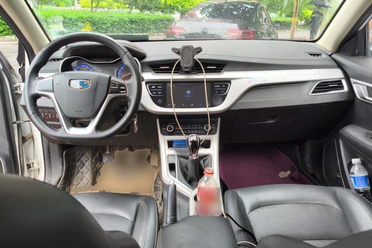 Used Geely Auto Vision 2018 1.5L Manual Happiness Edition Center Console