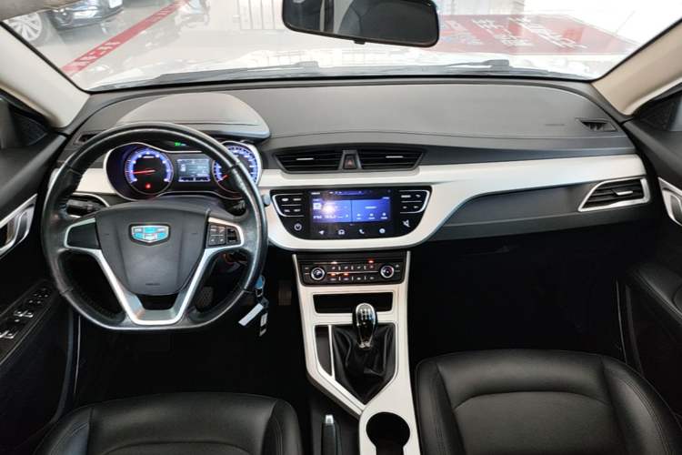 Used Geely Auto Vision 2018 1.5L Manual Happiness Edition Center Console