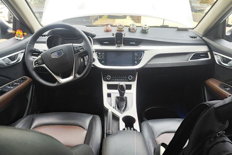 Used Geely Auto Vision 2018 1.5L Automatic Happiness Edition Center Console