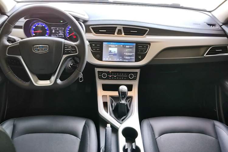 Used Geely Auto Vision 2018 1.5L Manual Happiness Edition Center Console