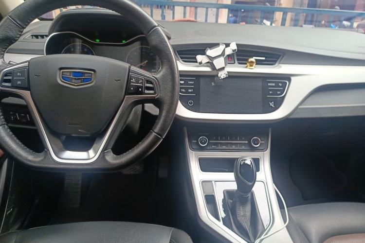 Used Geely Auto Vision 2018 1.5L Automatic Happiness Edition Center Console