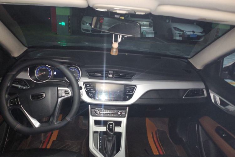 Used Geely Auto Vision 2018 1.5L Automatic Prestige Model Center Console