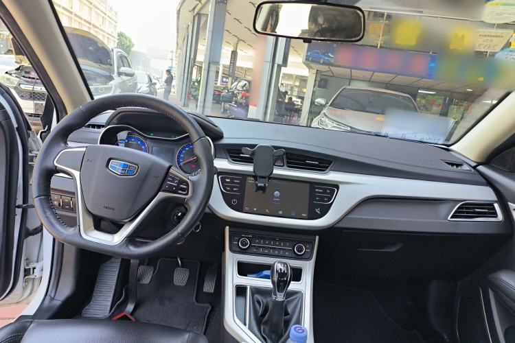 Used Geely Auto Vision 2018 1.5L Manual Happiness Edition Center Console