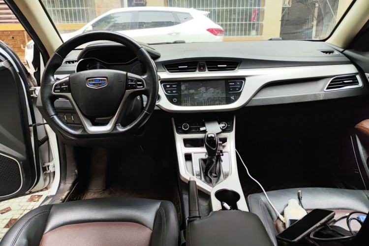 Used Geely Auto Vision 2018 1.5L Automatic Prestige Model Center Console