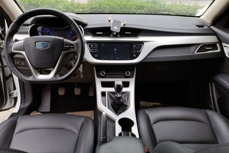 Used Geely Auto Vision 2018 1.5L Manual Happiness Edition Center Console
