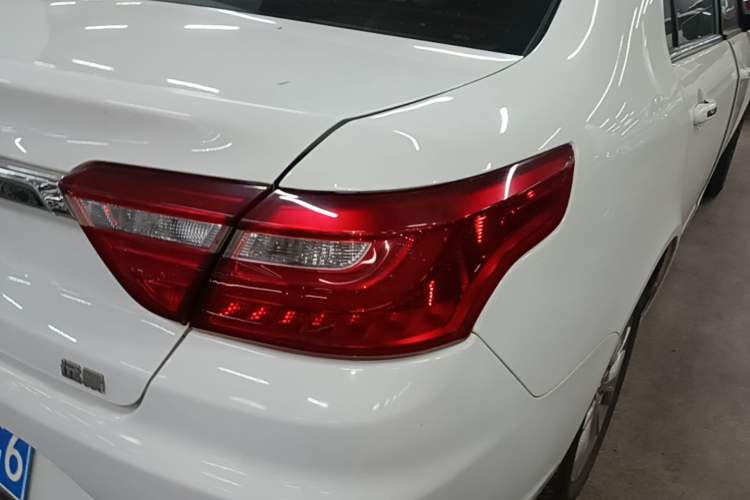 Used Geely Auto Vision 2018 1.5L Manual Happiness Edition Exterior 3
