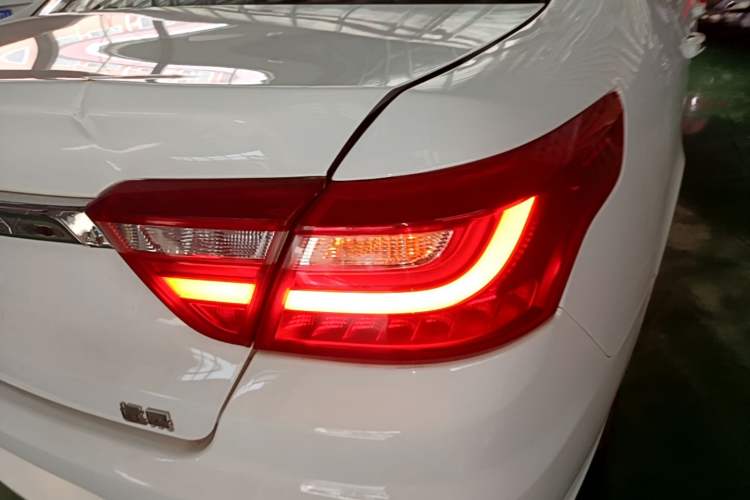 Used Geely Auto Vision 2018 1.5L Manual Happiness Edition Exterior 3