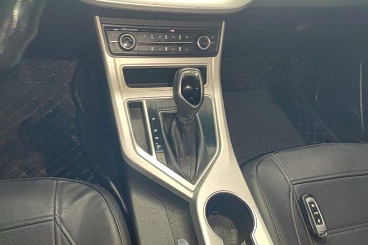 Used Geely Auto Vision 2018 1.5L Automatic Happiness Edition Gear Lever