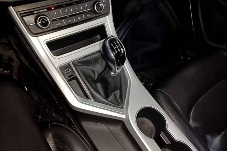 Used Geely Auto Vision 2018 1.5L Manual Happiness Edition Gear Lever