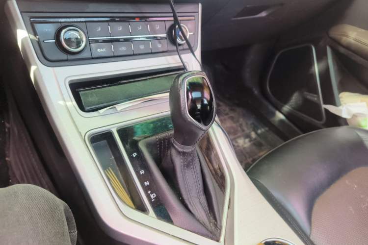 Used Geely Auto Vision 2018 1.5L Automatic Happiness Edition Gear Lever