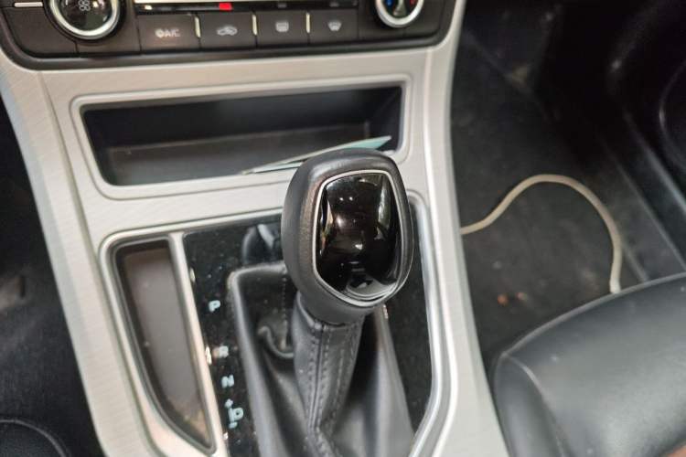Used Geely Auto Vision 2018 1.5L Automatic Happiness Edition Gear Lever