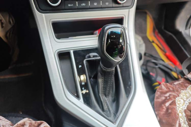 Used Geely Auto Vision 2018 1.5L Automatic Happiness Edition Gear Lever