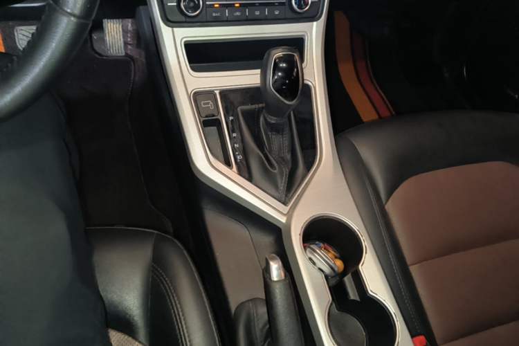 Used Geely Auto Vision 2018 1.5L Automatic Happiness Edition Gear Lever