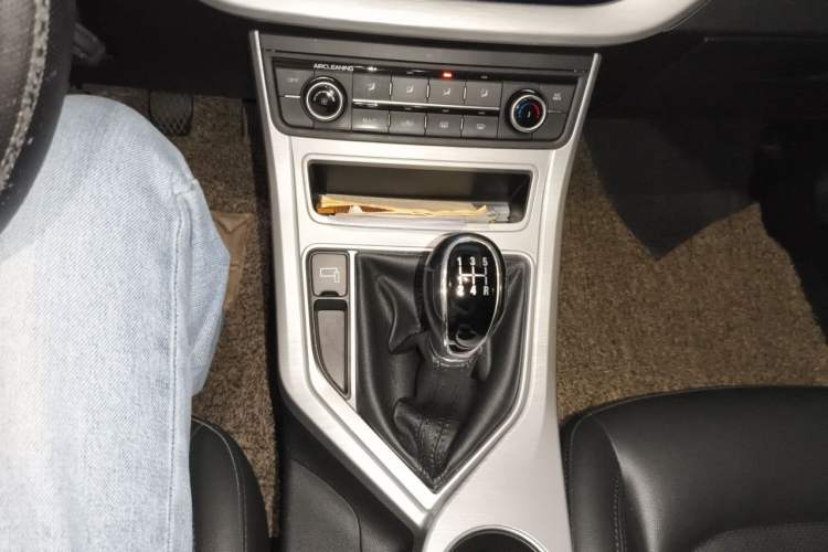 Used Geely Auto Vision 2018 1.5L Manual Happiness Edition Gear Lever