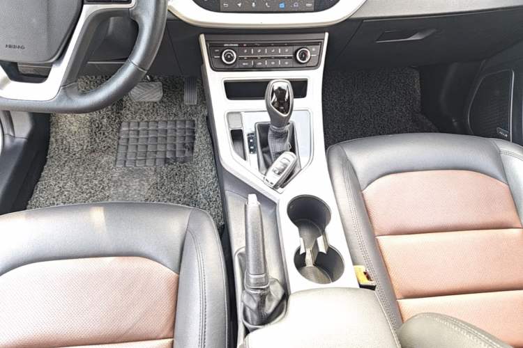 Used Geely Auto Vision 2018 1.5L Automatic Happiness Edition Gear Lever