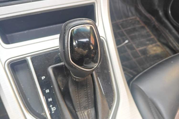 Used Geely Auto Vision 2018 1.5L Automatic Happiness Edition Gear Lever