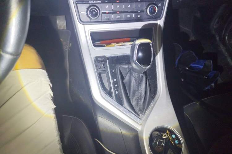Used Geely Auto Vision 2018 1.5L Automatic Prestige Model Gear Lever