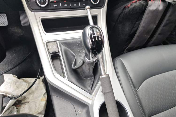 Used Geely Auto Vision 2018 1.5L Manual Happiness Edition Gear Lever