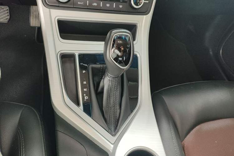 Used Geely Auto Vision 2018 1.5L Automatic Happiness Edition Gear Lever
