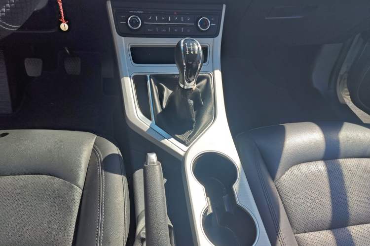 Used Geely Auto Vision 2018 1.5L Manual Happiness Edition Gear Lever