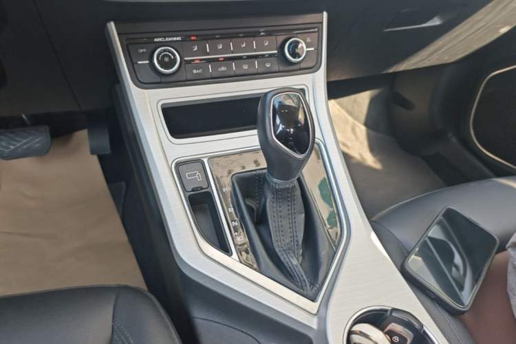 Used Geely Auto Vision 2018 1.5L Automatic Prestige Model Gear Lever
