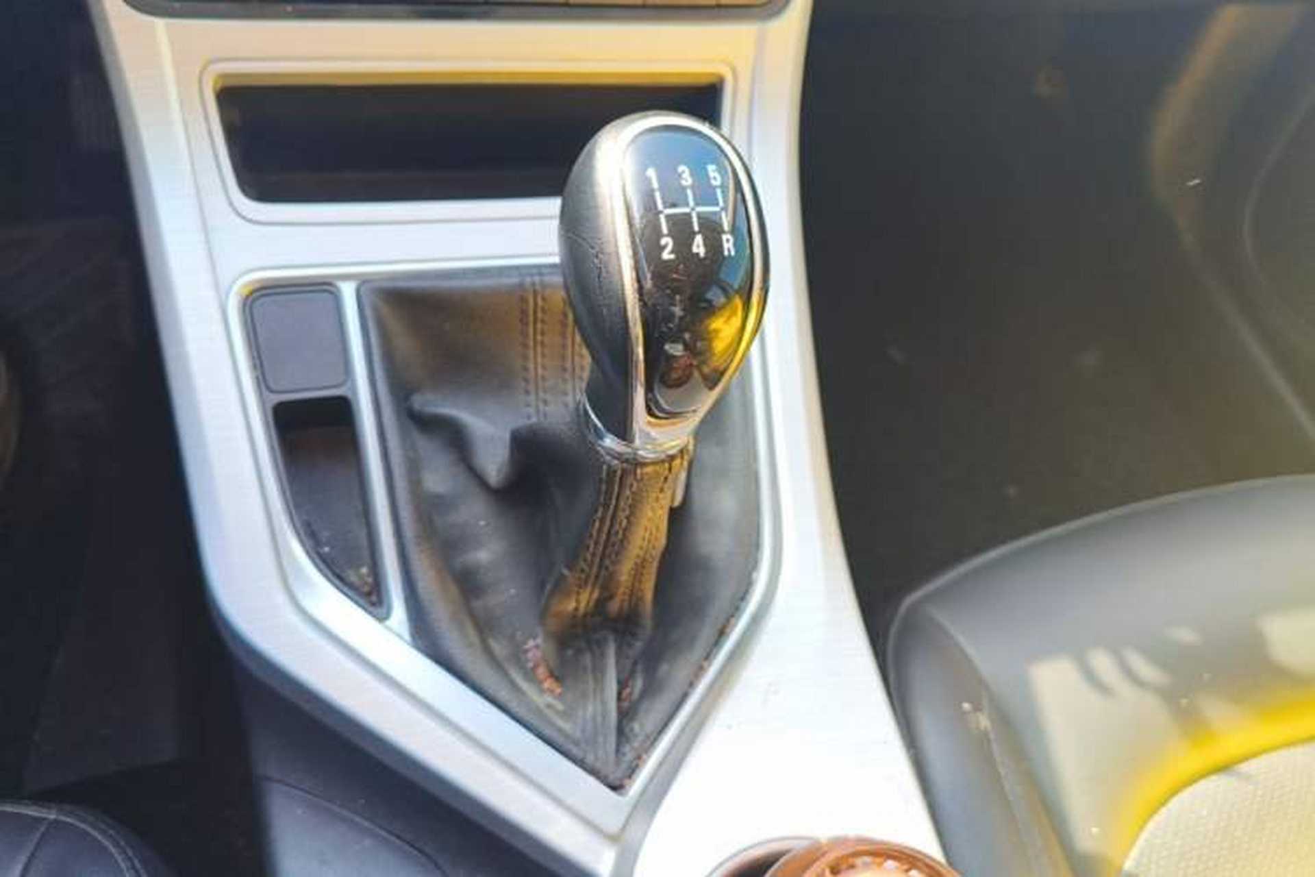 Used Geely Auto Vision 2018 1.5L Manual Happiness Edition Gear Lever