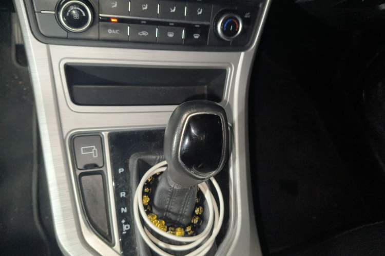 Used Geely Auto Vision 2018 1.5L Automatic Prestige Model Gear Lever