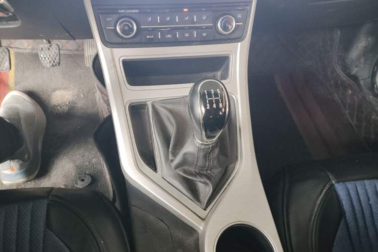 Used Geely Auto Vision 2018 1.5L Manual Happiness Edition Gear Lever
