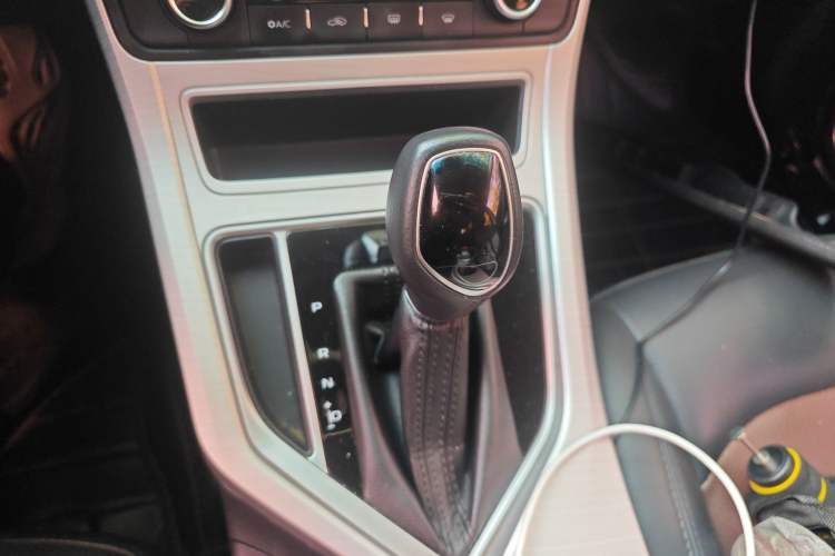 Used Geely Auto Vision 2018 1.5L Automatic Happiness Edition Gear Lever