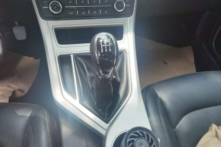 Used Geely Auto Vision 2018 1.5L Manual Happiness Edition Gear Lever