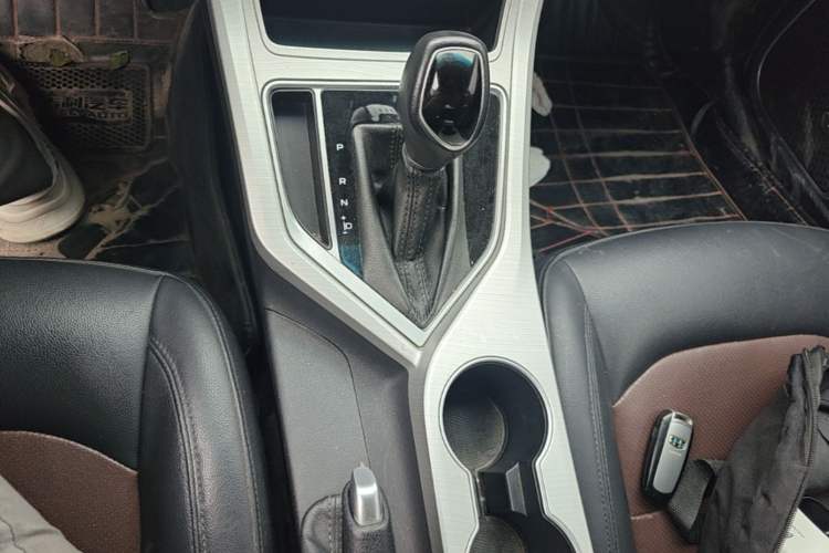 Used Geely Auto Vision 2018 1.5L Automatic Happiness Edition Gear Lever