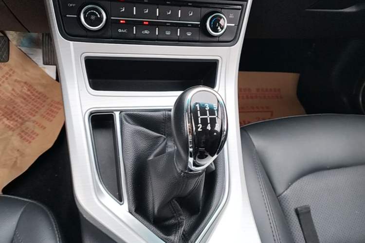 Used Geely Auto Vision 2018 1.5L Manual Happiness Edition Gear Lever