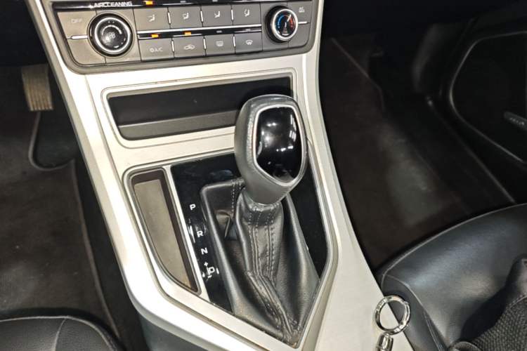Used Geely Auto Vision 2018 1.5L Automatic Happiness Edition Gear Lever