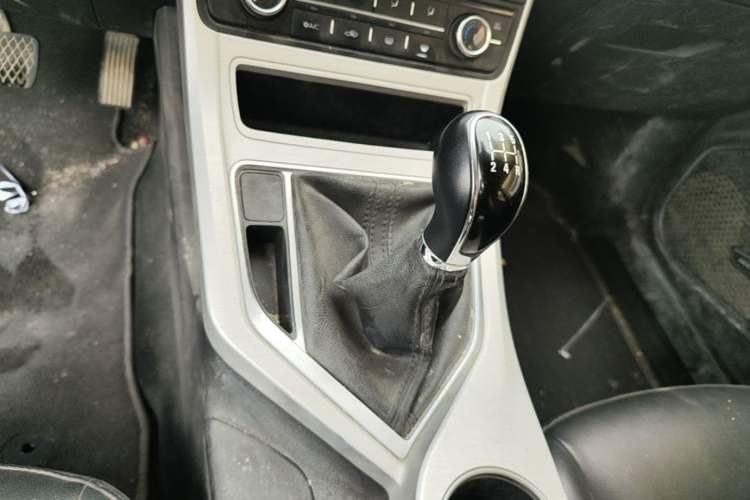 Used Geely Auto Vision 2018 1.5L Manual Happiness Edition Gear Lever