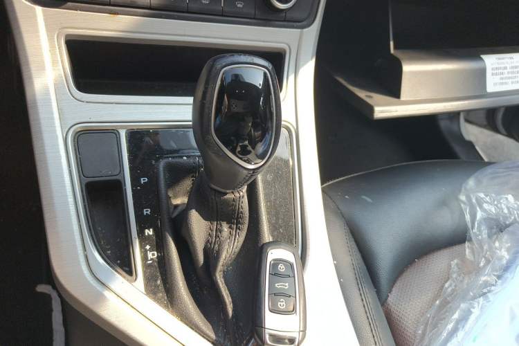 Used Geely Auto Vision 2018 1.5L Automatic Happiness Edition Gear Lever
