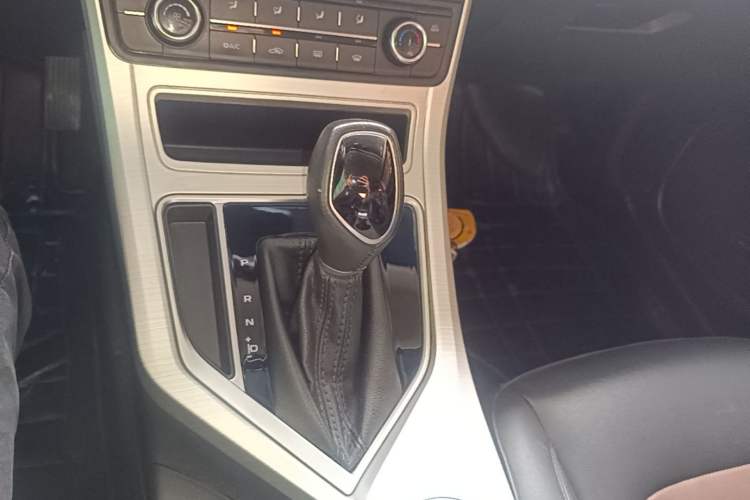 Used Geely Auto Vision 2018 1.5L Automatic Happiness Edition Gear Lever