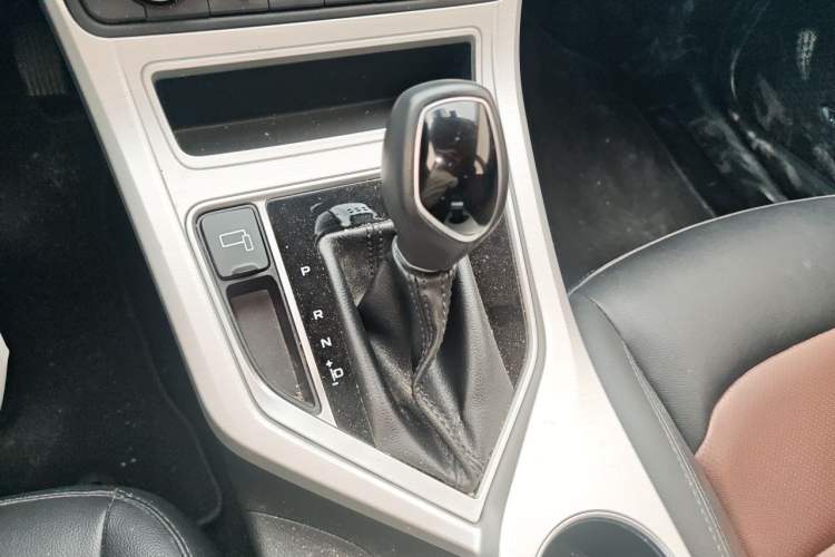 Used Geely Auto Vision 2018 1.5L Automatic Happiness Edition Gear Lever