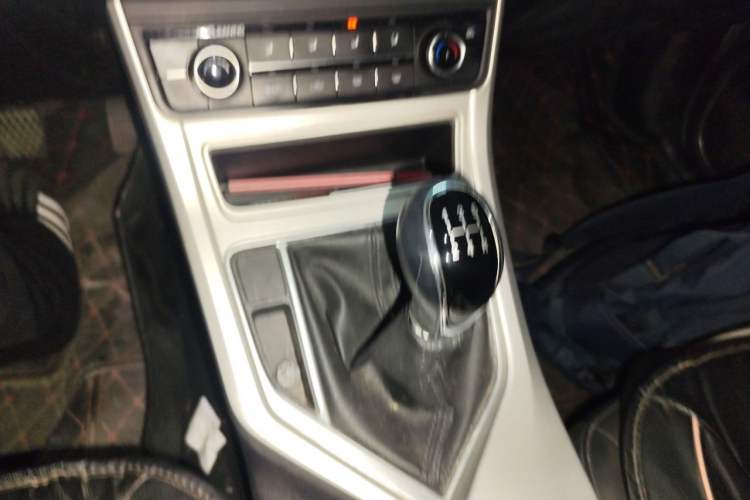 Used Geely Auto Vision 2018 1.5L Manual Happiness Edition Gear Lever