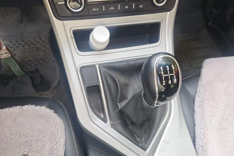 Used Geely Auto Vision 2018 1.5L Manual Happiness Edition Gear Lever