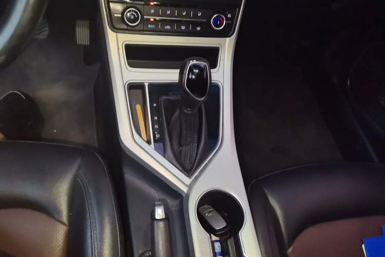 Used Geely Auto Vision 2018 1.5L Automatic Prestige Model Gear Lever