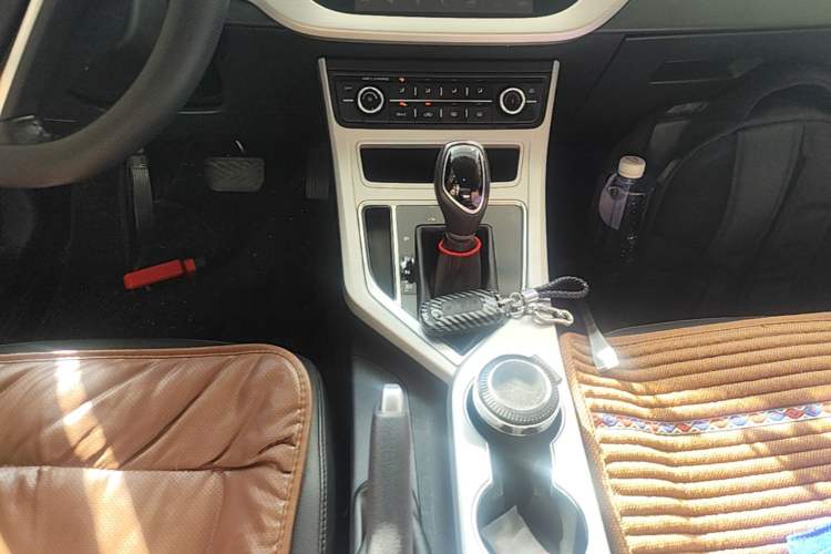 Used Geely Auto Vision 2018 1.5L Automatic Happiness Edition Gear Lever