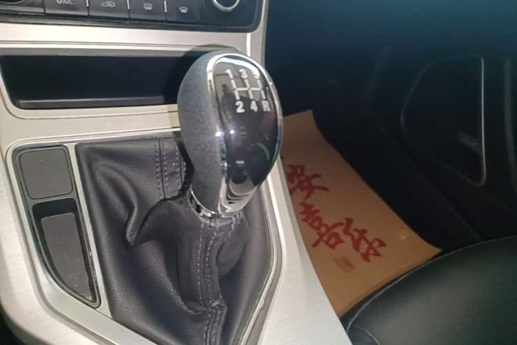 Used Geely Auto Vision 2018 1.5L Manual Happiness Edition Gear Lever