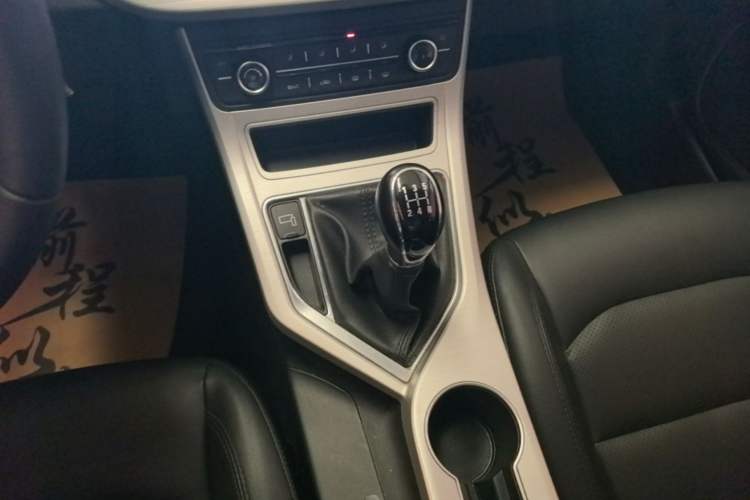 Used Geely Auto Vision 2018 1.5L Manual Happiness Edition Gear Lever