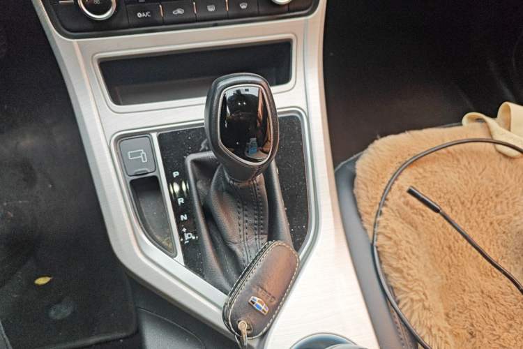 Used Geely Auto Vision 2018 1.5L Automatic Prestige Model Gear Lever