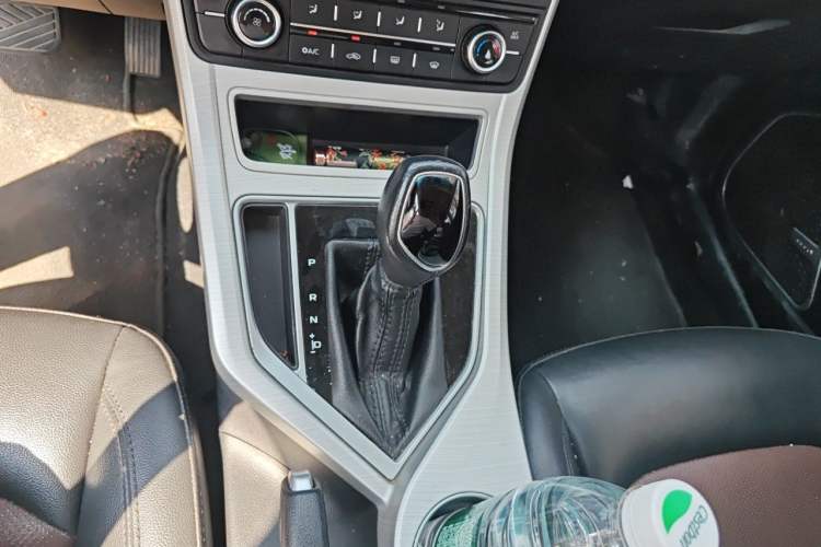 Used Geely Auto Vision 2018 1.5L Automatic Prestige Model Gear Lever