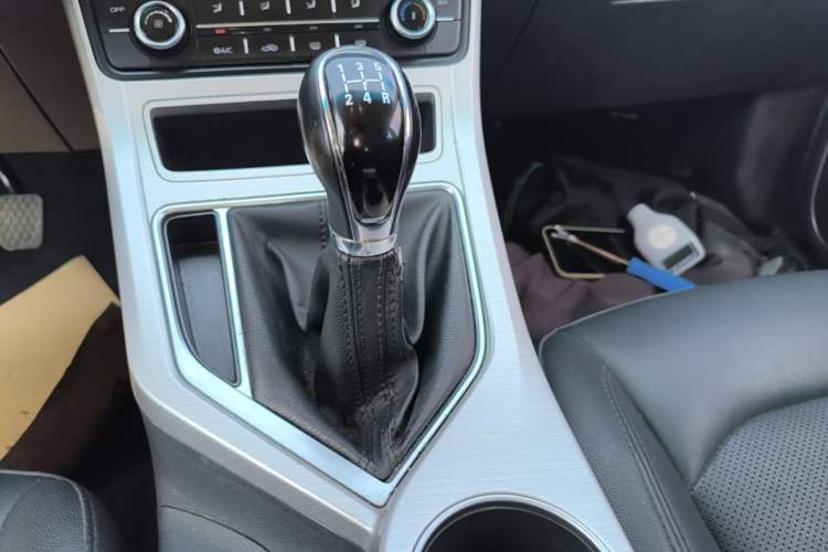 Used Geely Auto Vision 2018 1.5L Manual Happiness Edition Gear Lever